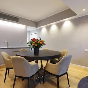 Prestige Boutique -piazza Duomo , Milano İtalya